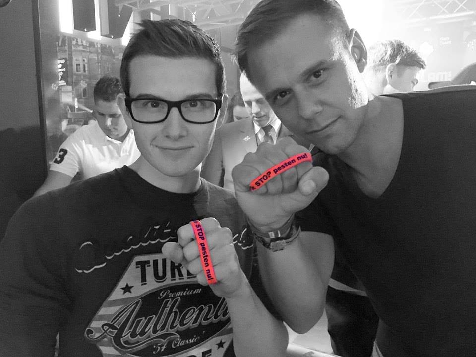 Armin van Buuren zegt: Ik STOP pesten nu! met DJ MitchL