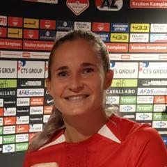 Vrouwen Eredivisie  AZ: Hoofdtrainer Wouter de Vogel en Aanvoerder Desiree van Lunteren zeggen Stop Pesten Nu