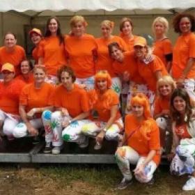 17 moeders in actie tegen pesten bij Drakenbootfestival